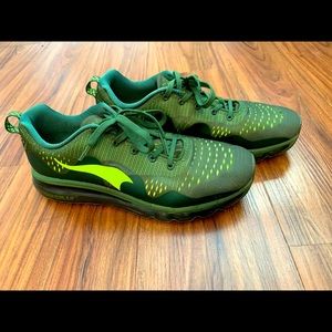 One mix brand men’s shoes, like new!